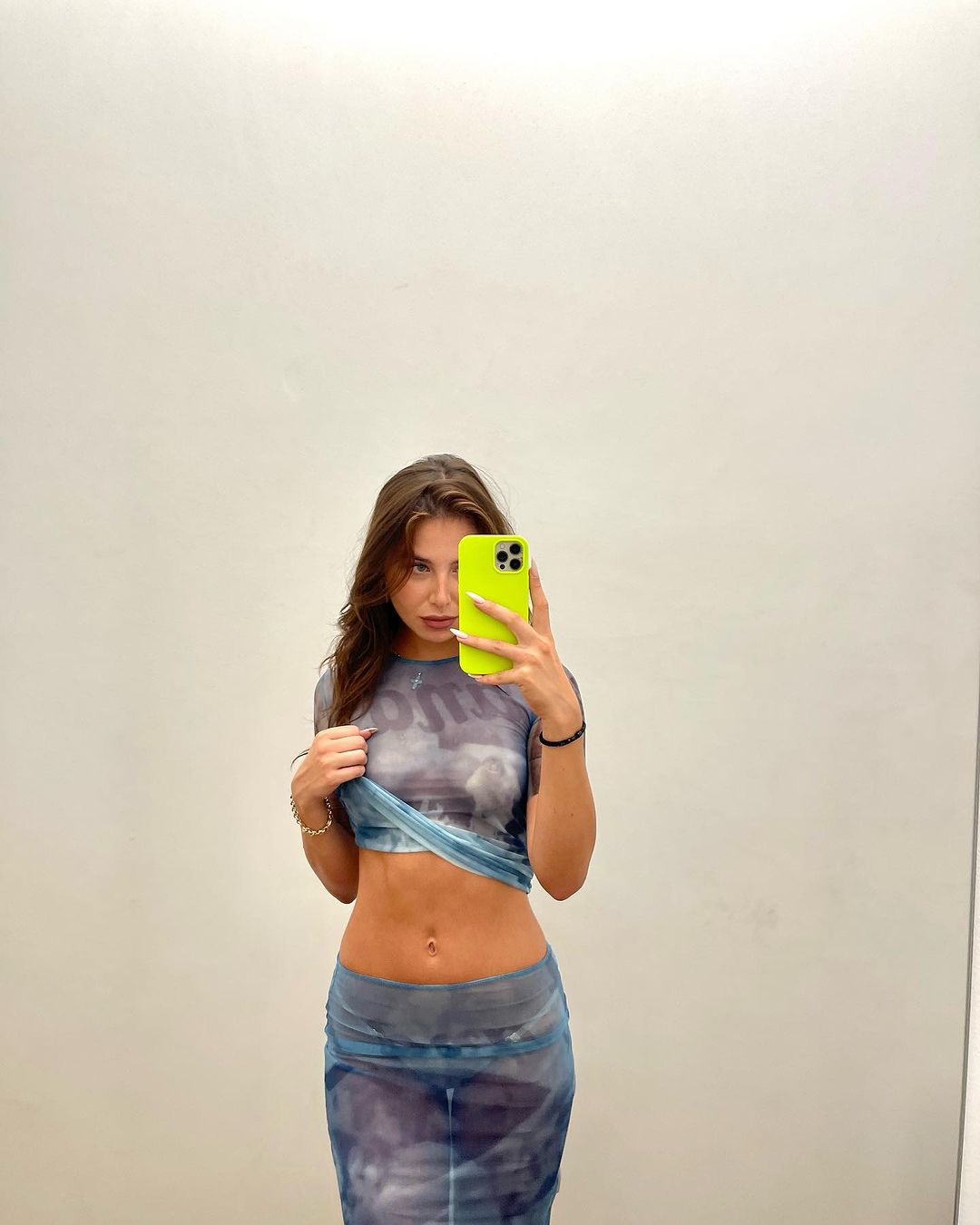 Екссолістка "ВІА Гри" і ймовірна коханка Меладзе отримала російське громадянство